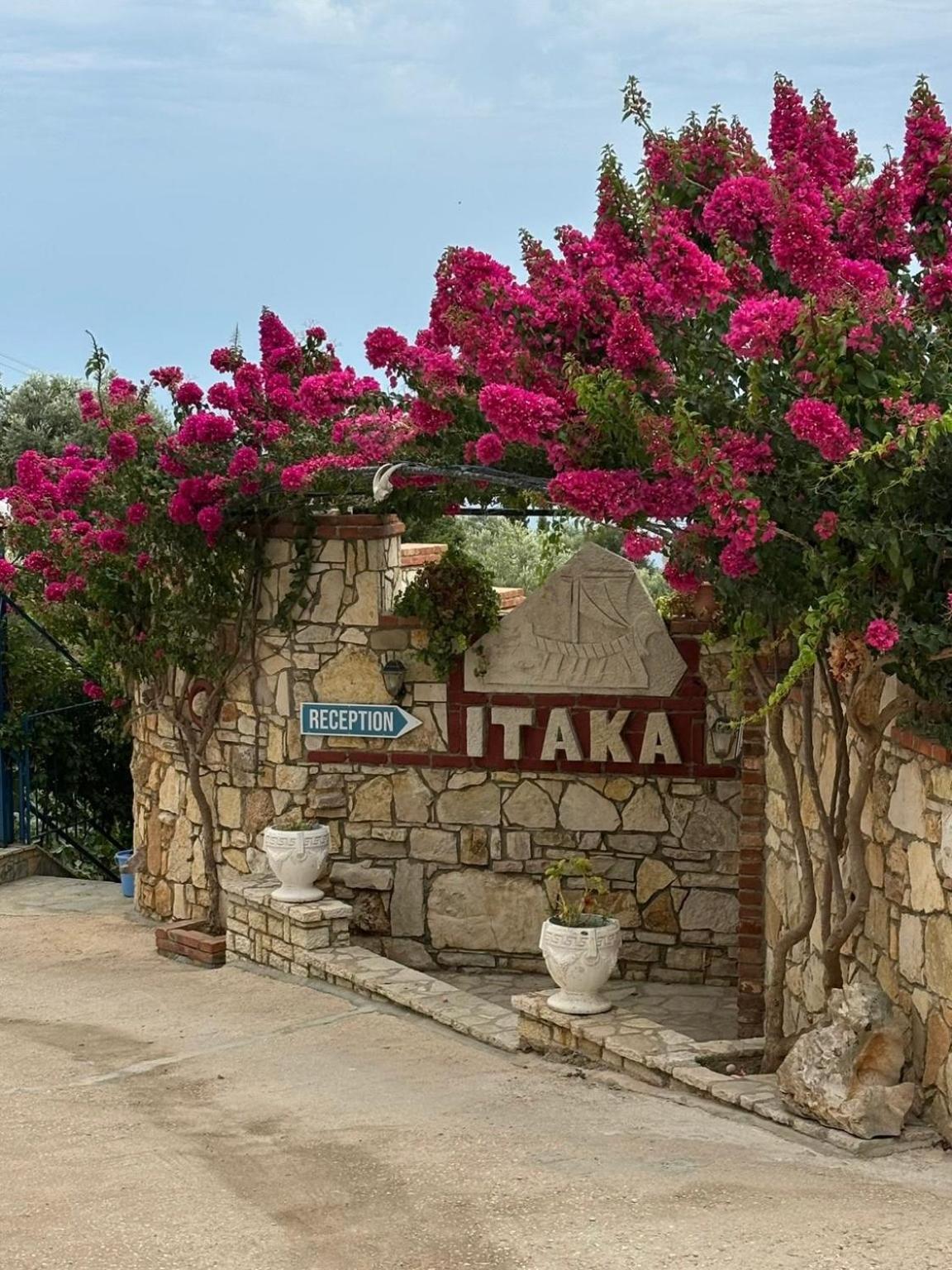 Itaka Summer Rooms Lukova Exterior photo